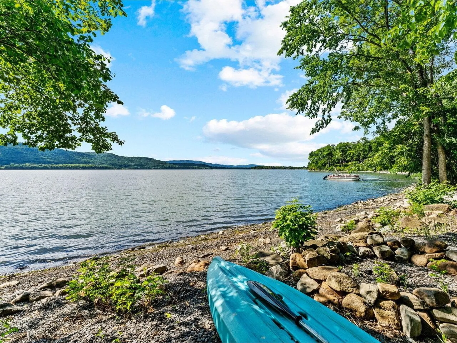 512 Delong Lane Shoreham VT 05770