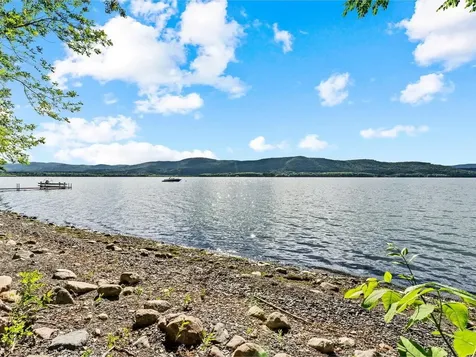 512 Delong Lane Shoreham VT 05770