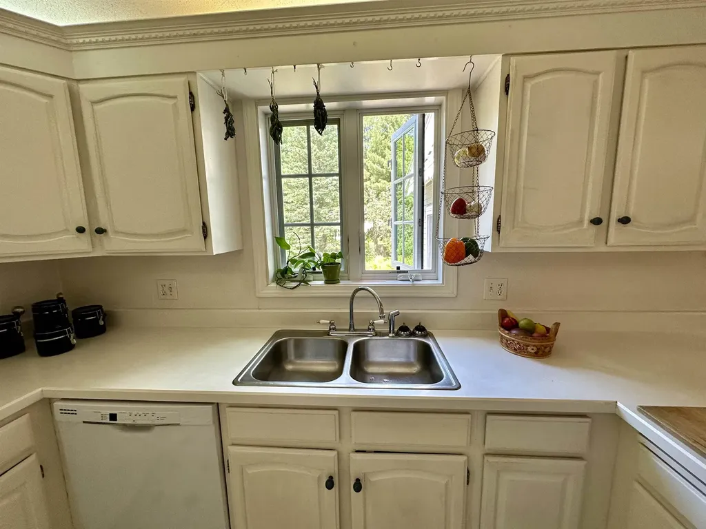 5 Baycrest Drive South Burlington VT 05403