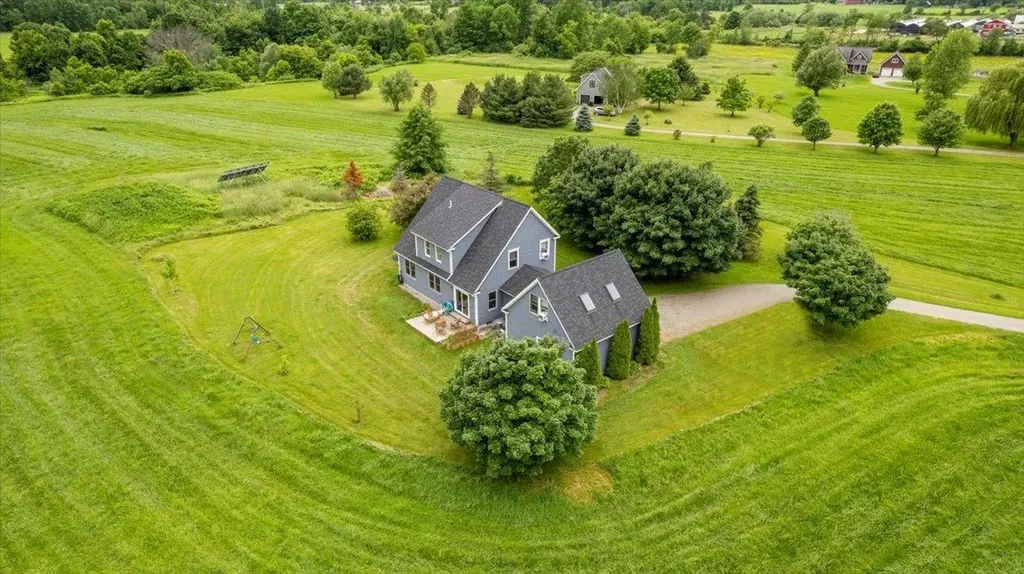 99 Mountain View Road Ferrisburgh VT 05473