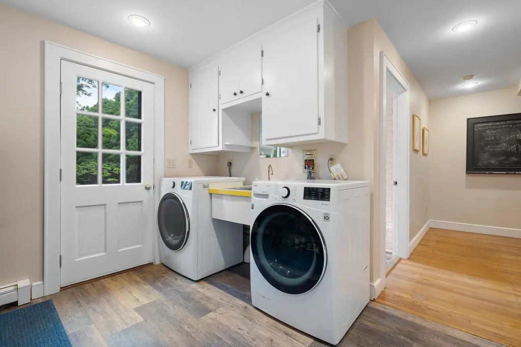 19 Blueberry Lane Rye NH 03870