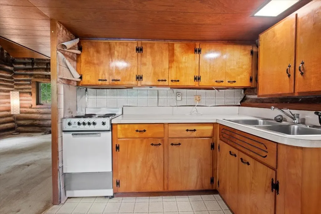 4355 Sandgate Road Sandgate VT 05250