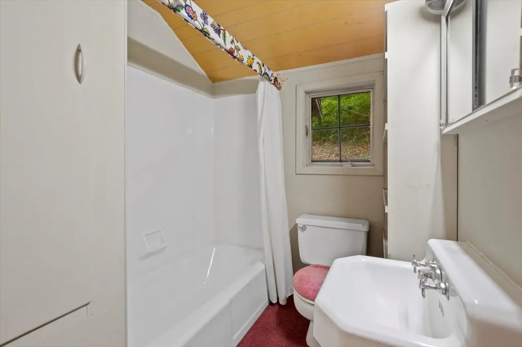 4355 Sandgate Road Sandgate VT 05250