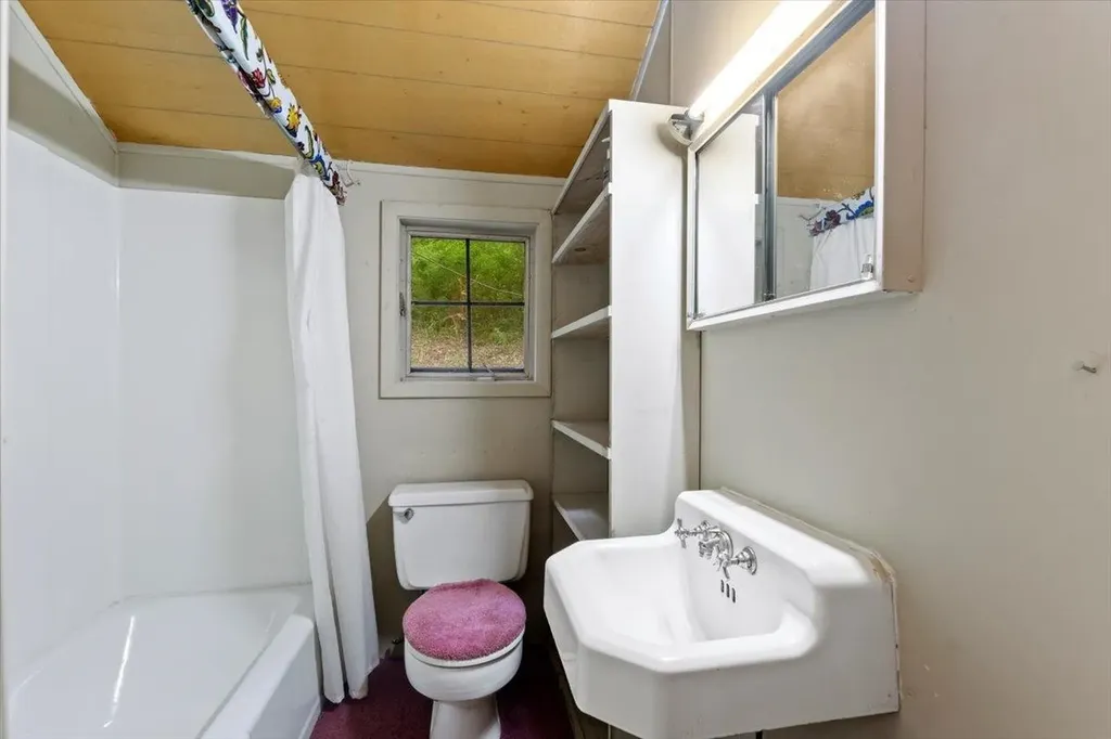 4355 Sandgate Road Sandgate VT 05250
