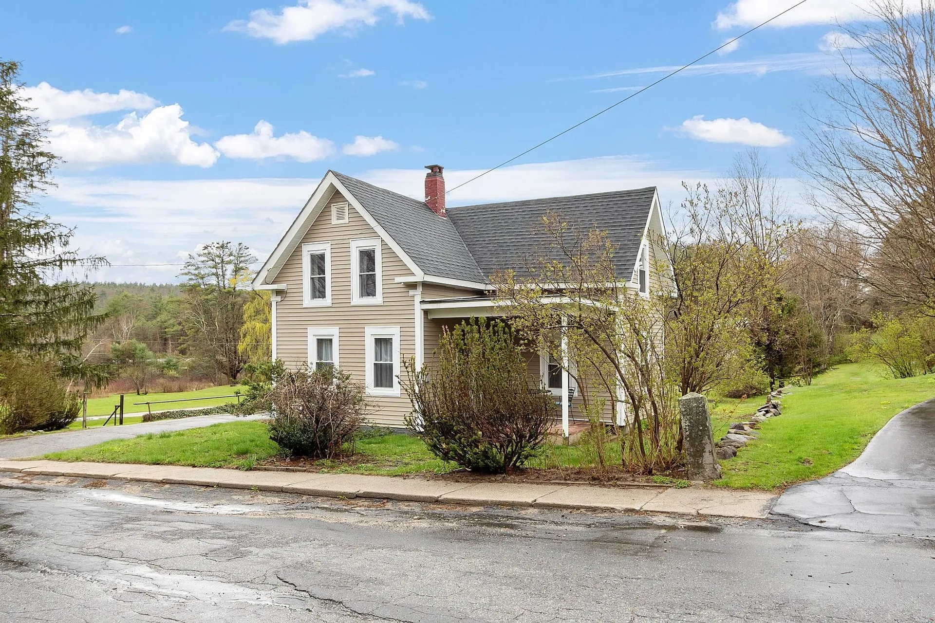 11 Greenhouse Lane Bradford NH 03221