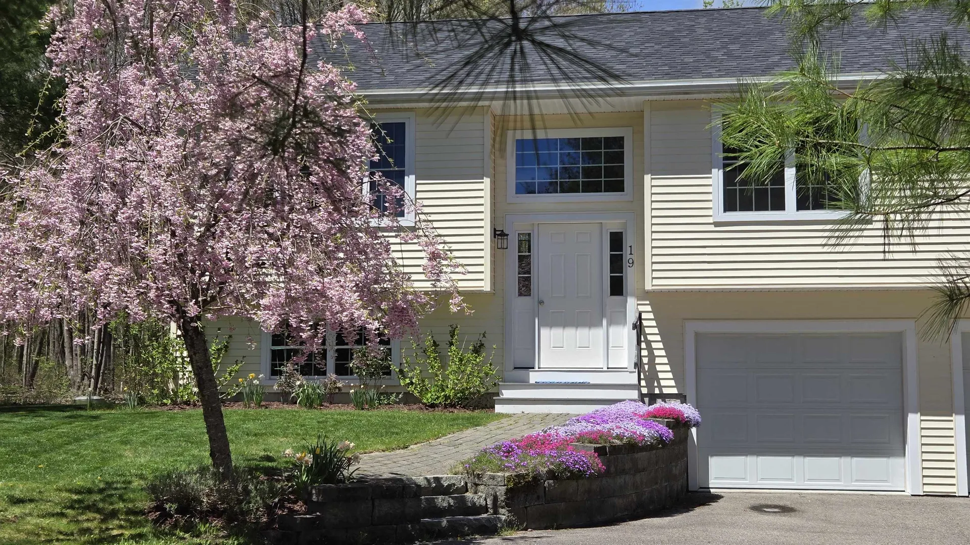 19 Greenwood Street Eliot ME 03903