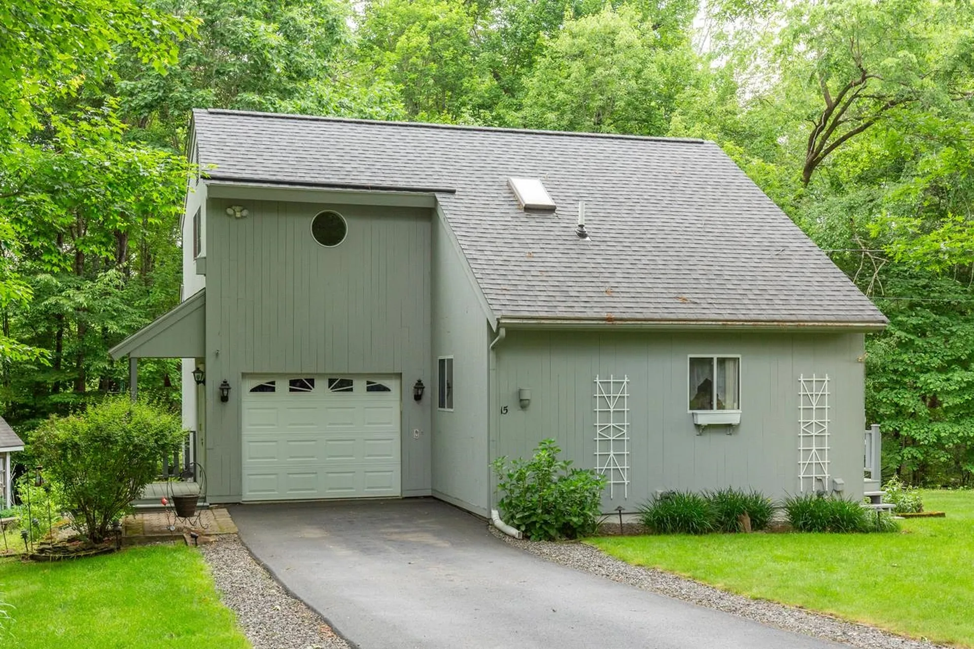 15 Eastman Drive Derry NH 03038