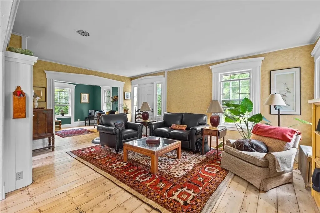 42 Richmond Road Hinesburg VT 05461