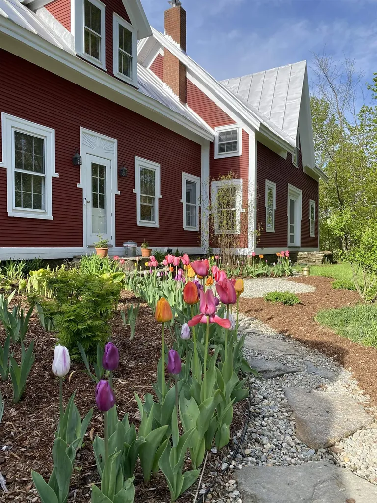 42 Richmond Road Hinesburg VT 05461