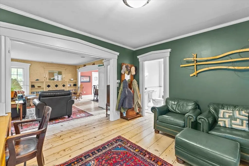 42 Richmond Road Hinesburg VT 05461