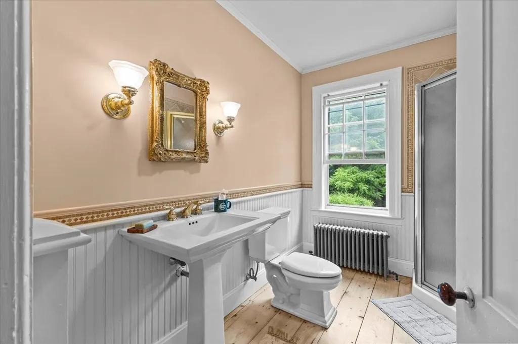 42 Richmond Road Hinesburg VT 05461