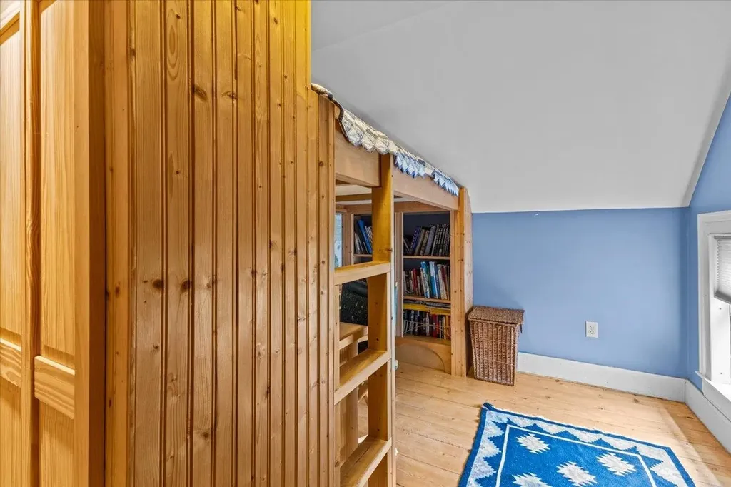 42 Richmond Road Hinesburg VT 05461