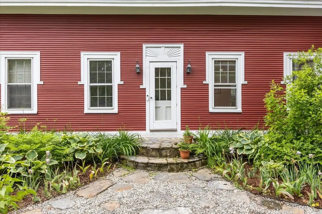 42 Richmond Road Hinesburg VT 05461