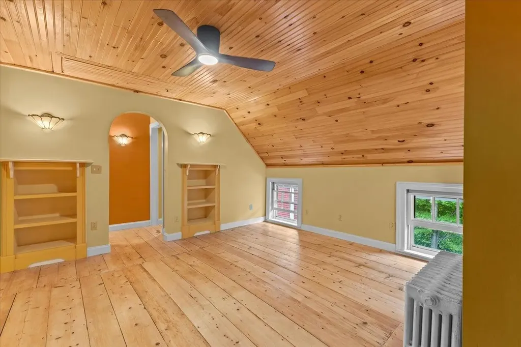42 Richmond Road Hinesburg VT 05461