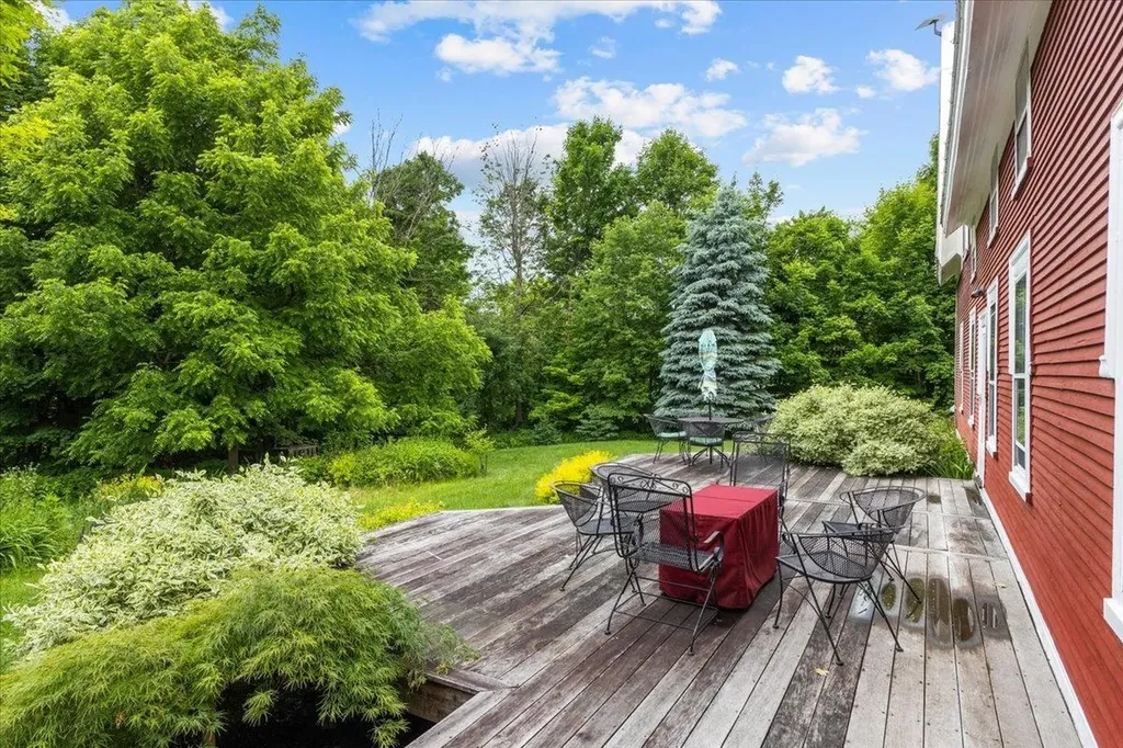 42 Richmond Road Hinesburg VT 05461