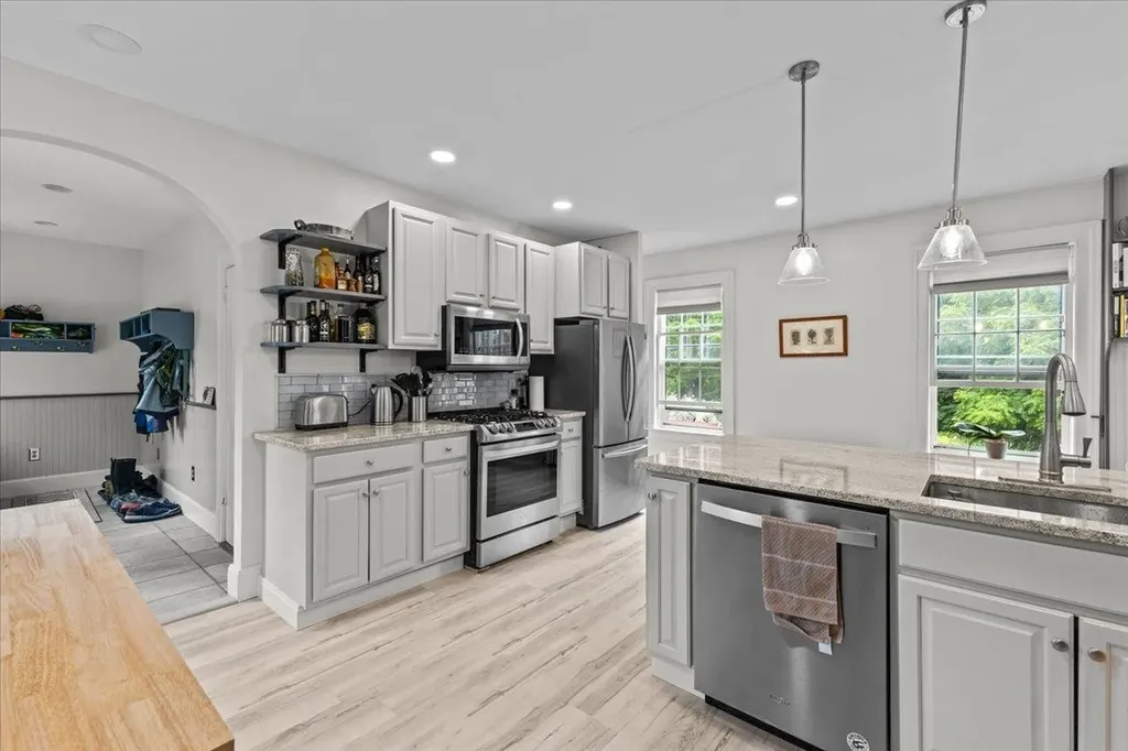 42 Richmond Road Hinesburg VT 05461