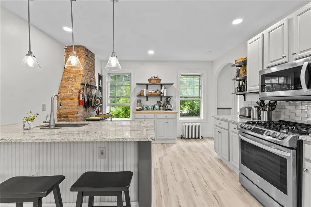 42 Richmond Road Hinesburg VT 05461
