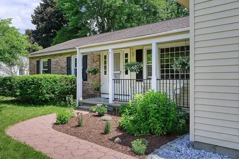 16 Greenbriar Road Keene NH 03431