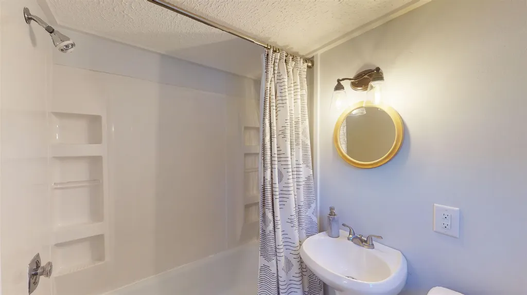 6 Curtice Avenue Concord NH 03301