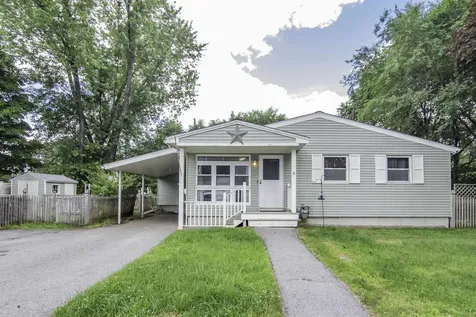 8 Brewster Street Nashua NH 03060