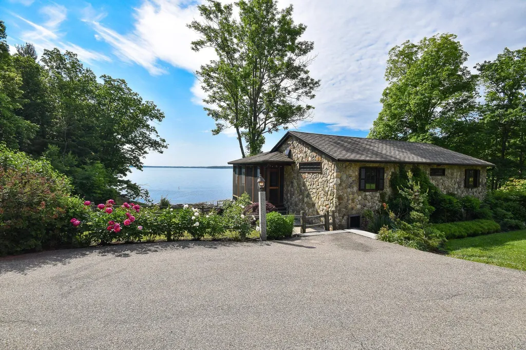 595 Bay Road Durham NH 03824