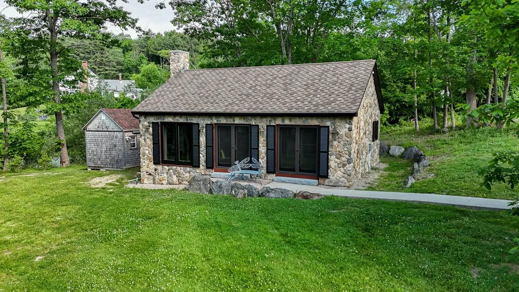 595 Bay Road Durham NH 03824