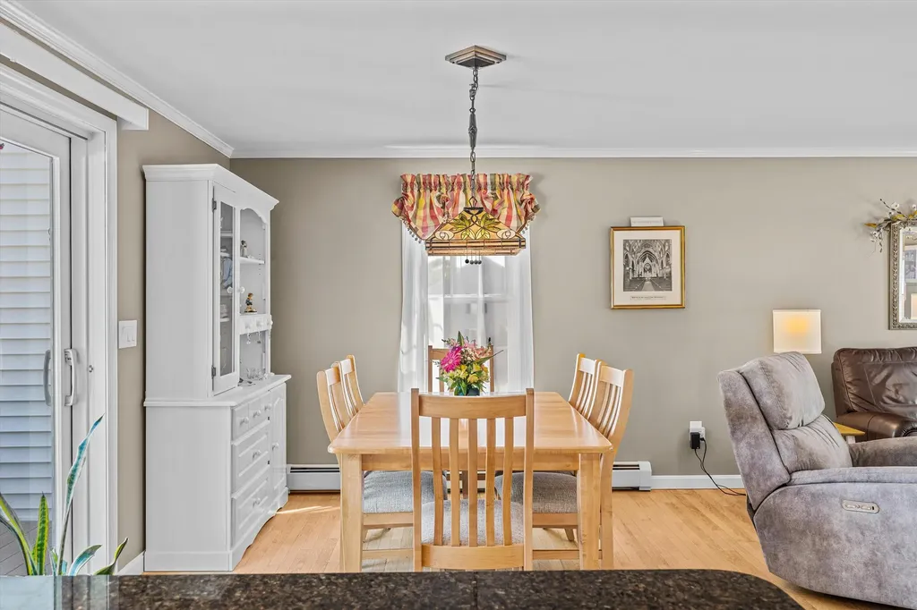 10 Goulds Hill Road Newton NH 03858