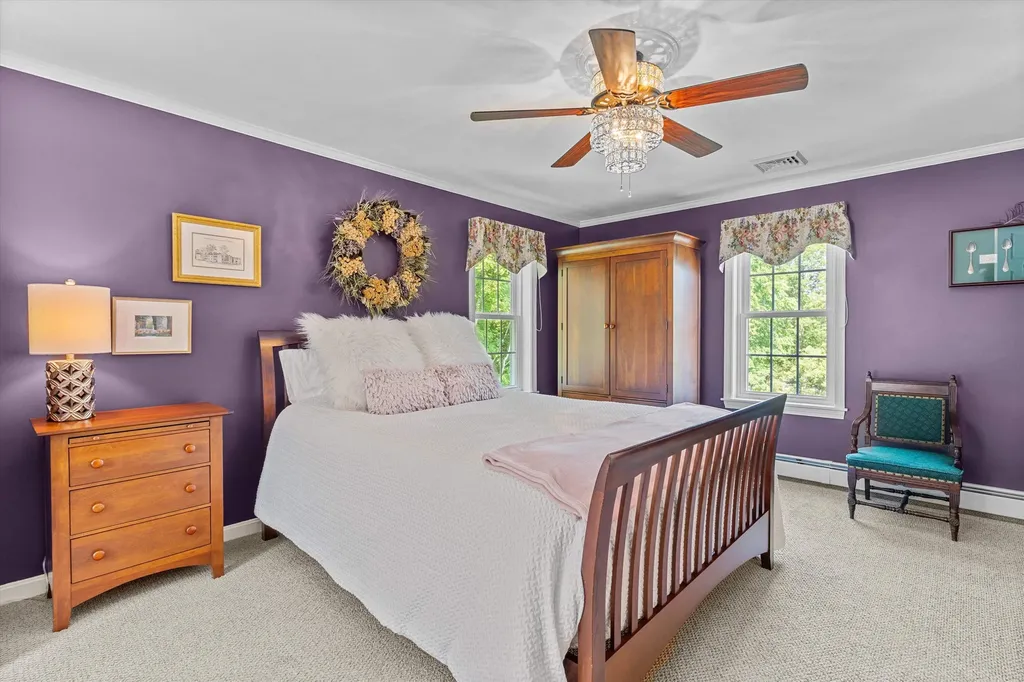 10 Goulds Hill Road Newton NH 03858