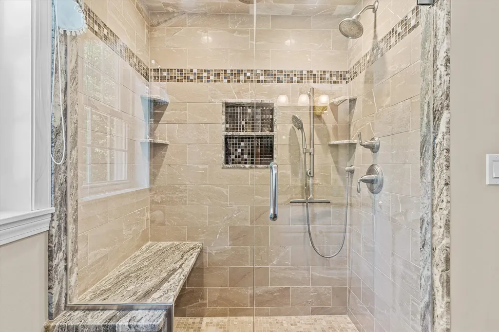 10 Goulds Hill Road Newton NH 03858