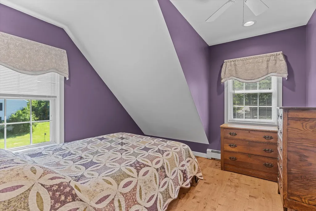 10 Goulds Hill Road Newton NH 03858