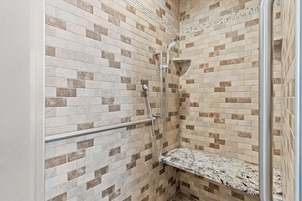 10 Goulds Hill Road Newton NH 03858