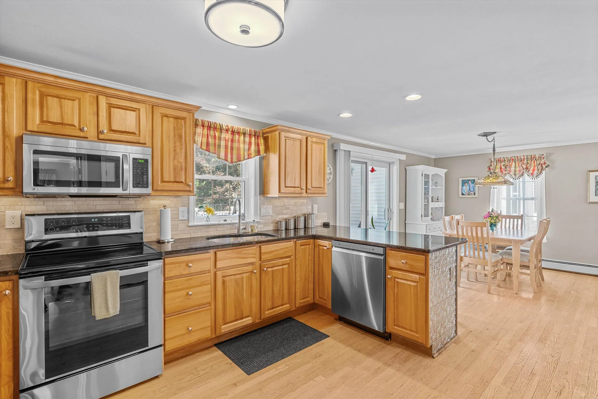10 Goulds Hill Road Newton NH 03858