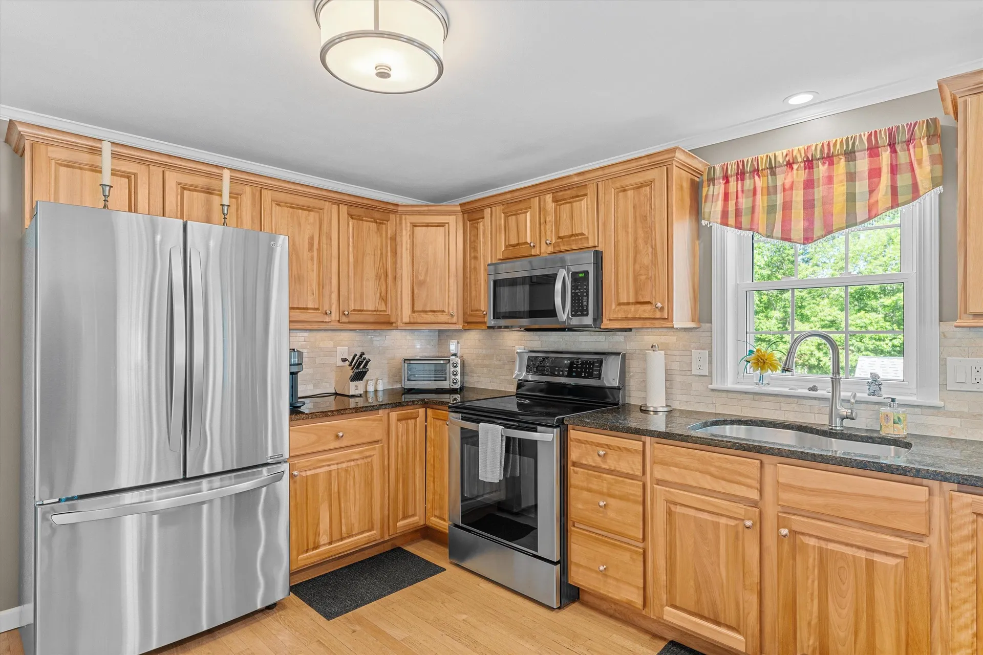 10 Goulds Hill Road Newton NH 03858