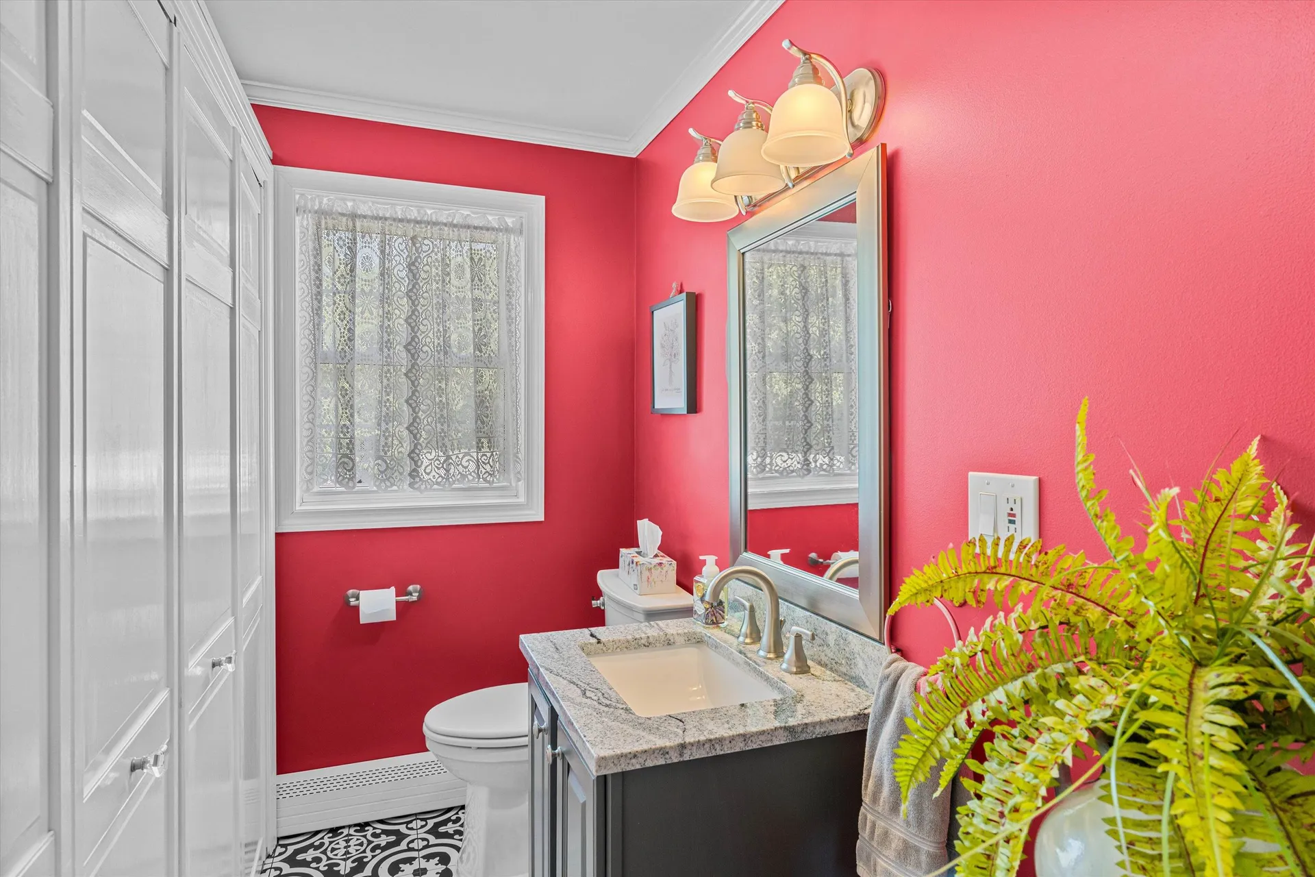 10 Goulds Hill Road Newton NH 03858