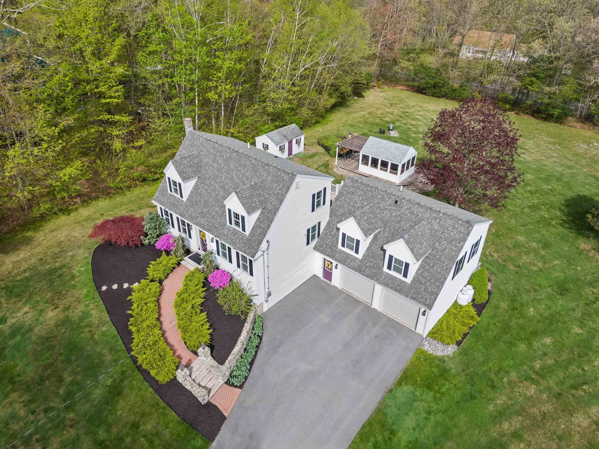 10 Goulds Hill Road Newton NH 03858