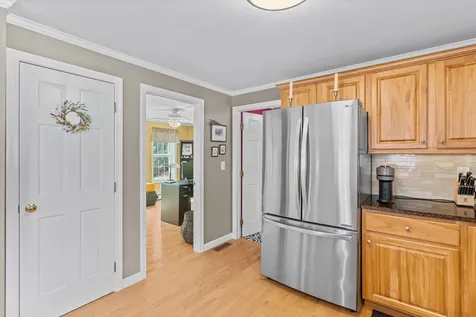 10 Goulds Hill Road Newton NH 03858