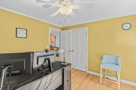 10 Goulds Hill Road Newton NH 03858