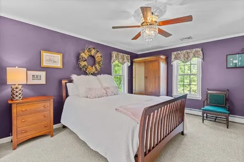 10 Goulds Hill Road Newton NH 03858