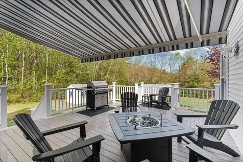10 Goulds Hill Road Newton NH 03858