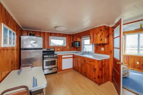 6 Epping Avenue Hampton NH 03842