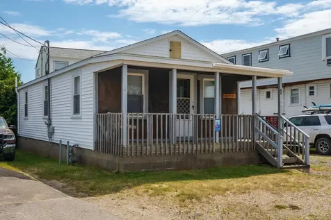 6 Epping Avenue Hampton NH 03842