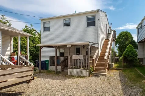 6 Epping Avenue Hampton NH 03842