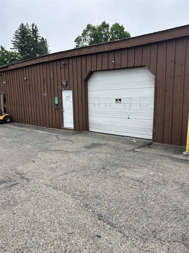516 Mammoth Road Londonderry NH 03053