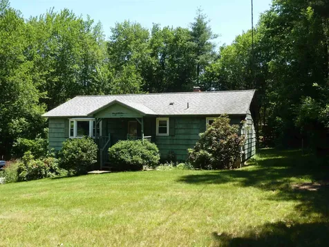 94 Chester Road Raymond NH 03077