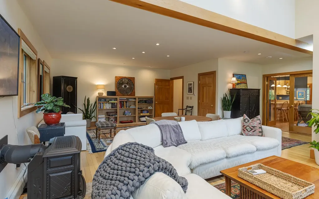 14 Nostrand Way Alstead NH 03602