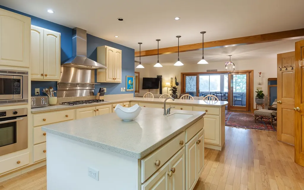 14 Nostrand Way Alstead NH 03602