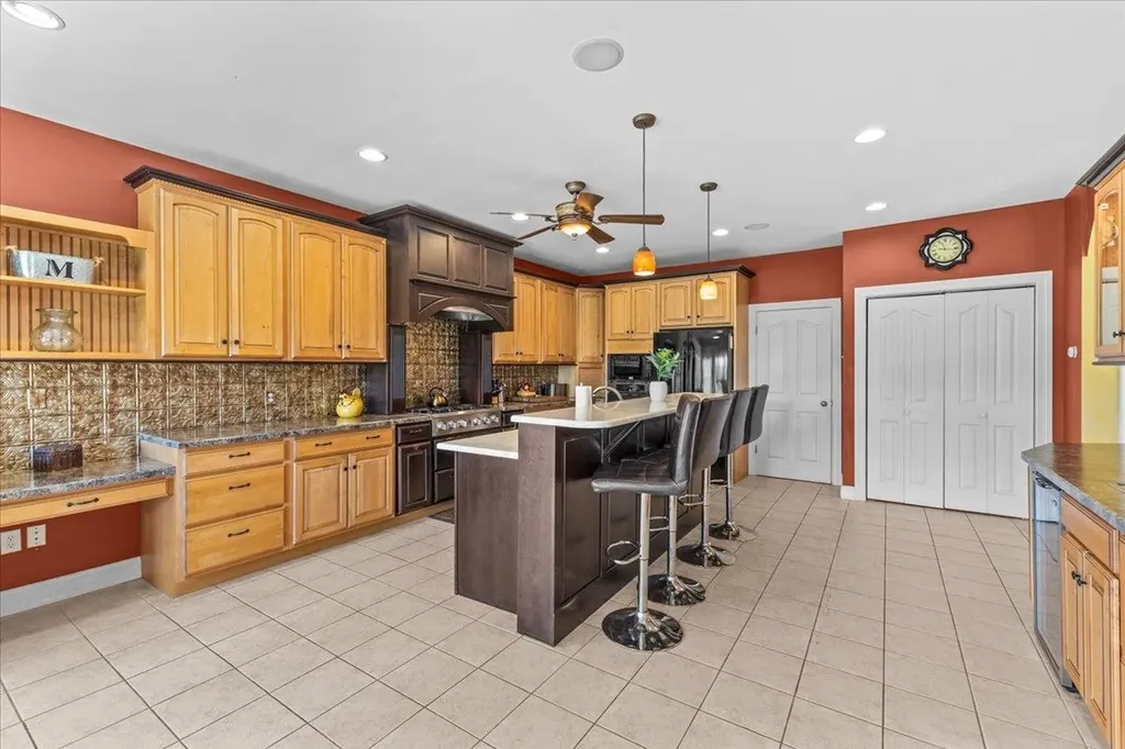 31 Indian Head Road Fairfax VT 05454