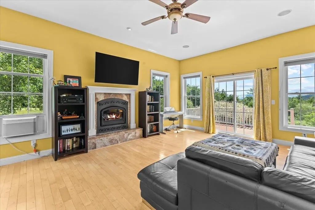 31 Indian Head Road Fairfax VT 05454