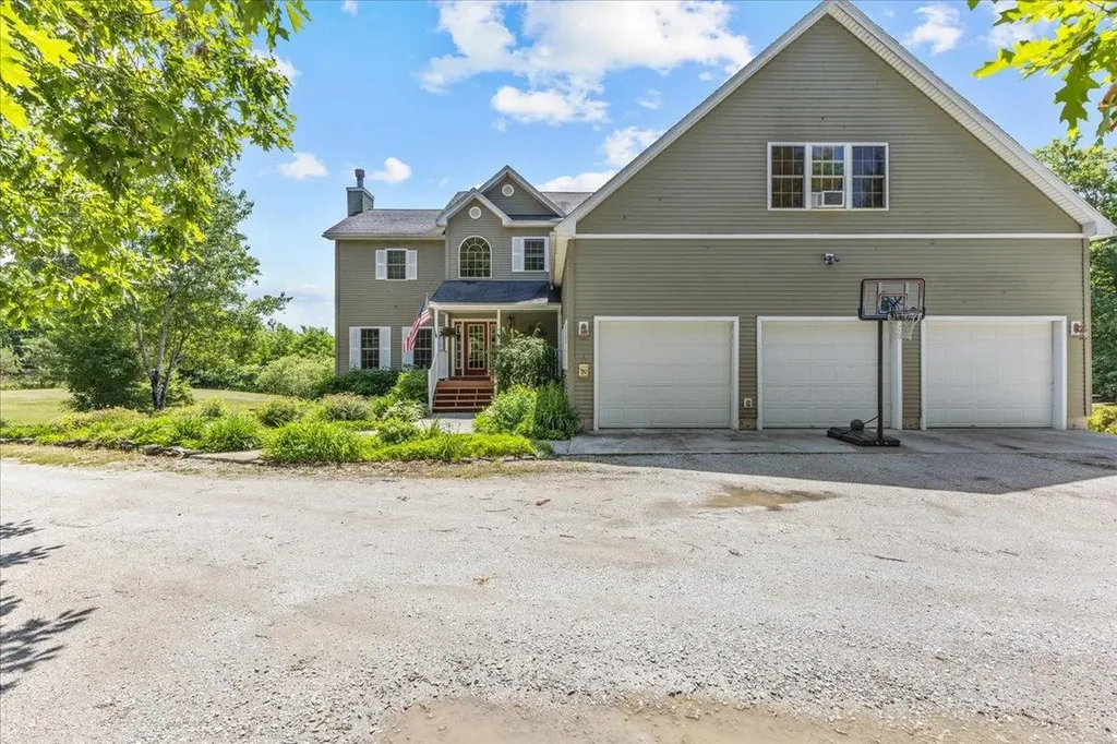 31 Indian Head Road Fairfax VT 05454