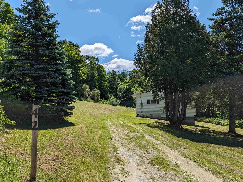 42 Powder Spring Road Topsham VT 05076